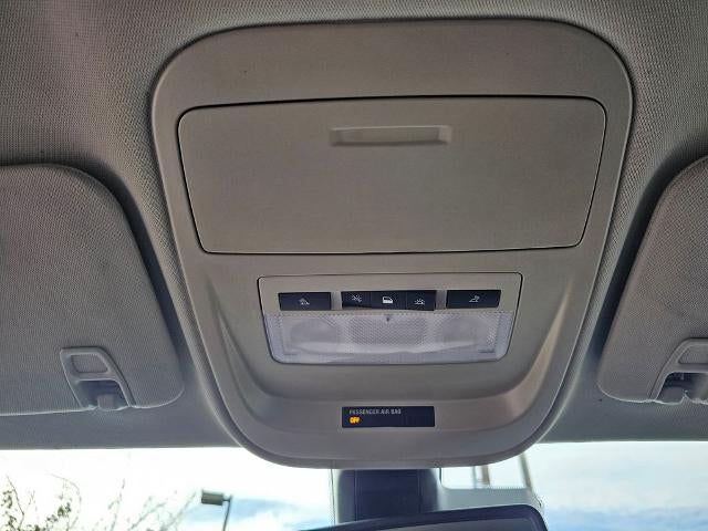 2022 GMC Canyon Crew Cab Short Box 4-Wheel Drive AT4 w/Leather