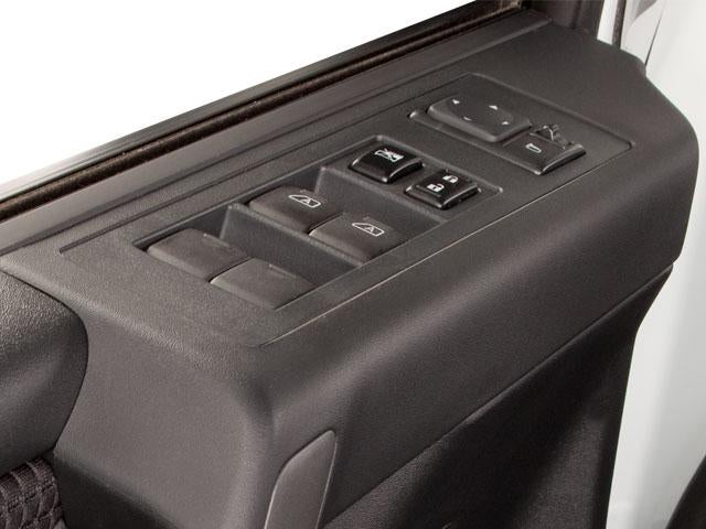 2010 Nissan Titan 4WD Crew Cab Short Bed PRO-4X
