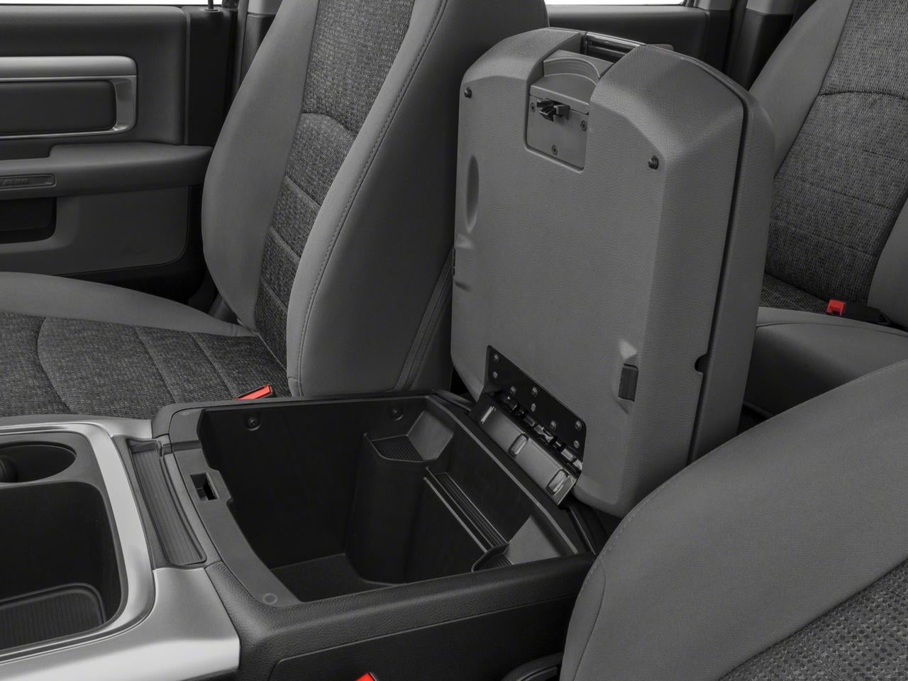 2016 RAM 2500 4WD Crew Cab 6.4 Ft Box SLT