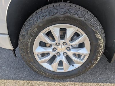 2022 Chevrolet Silverado 1500 Crew Cab Short Box 2-Wheel Drive Custom