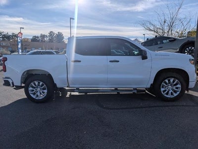 2022 Chevrolet Silverado 1500 Crew Cab Short Box 2-Wheel Drive Custom