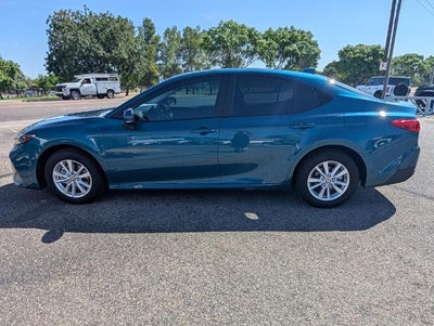 2025 Toyota Camry LE AWD (Natl)