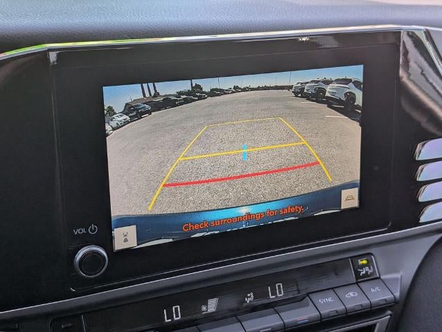 2025 Toyota Camry LE AWD (Natl)