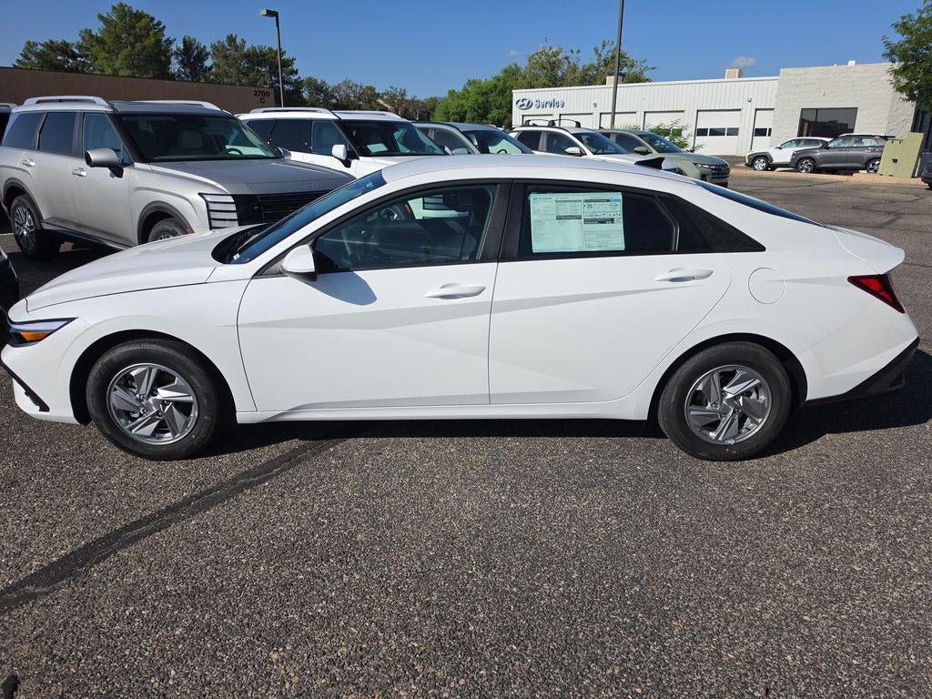 2026 Hyundai ELANTRA SE