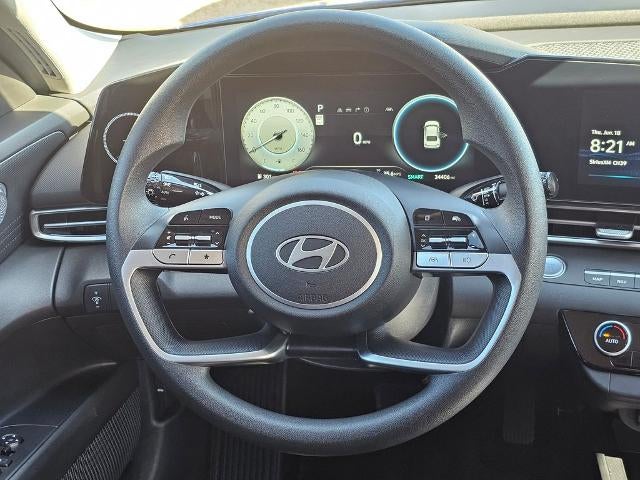 2024 Hyundai ELANTRA SEL IVT