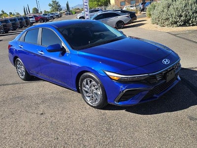 2024 Hyundai ELANTRA SEL IVT