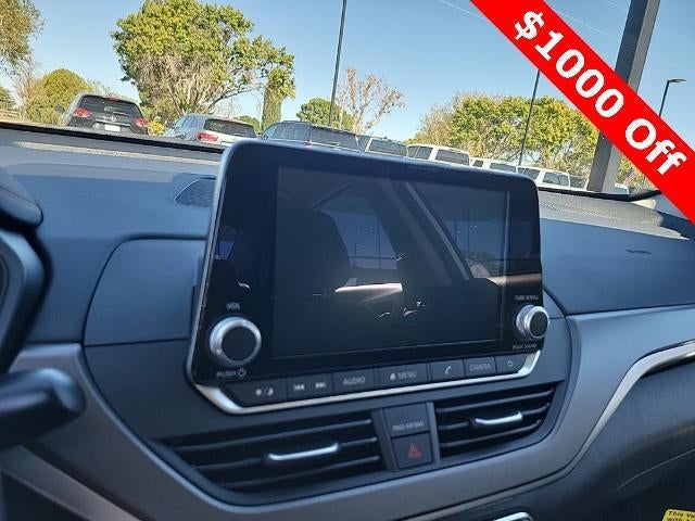 2025 Nissan Altima SR