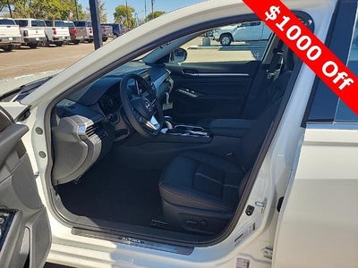 2025 Nissan Altima SR