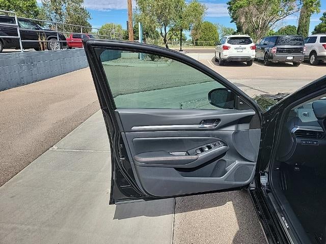 2025 Nissan Altima SR