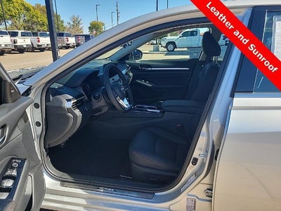 2025 Nissan Altima SR