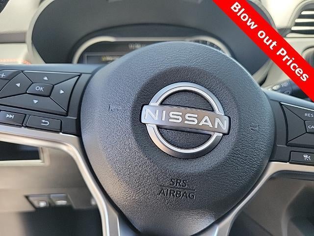 2025 Nissan Versa SR