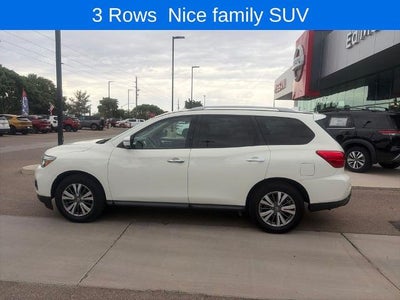 2020 Nissan Pathfinder SV