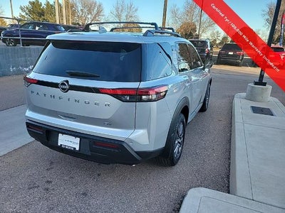 2024 Nissan Pathfinder SV