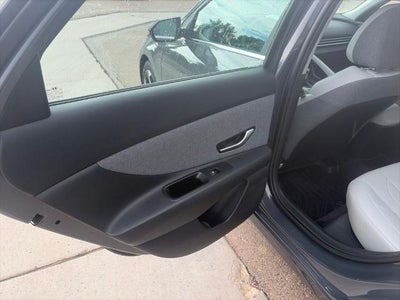 2023 Hyundai ELANTRA Limited